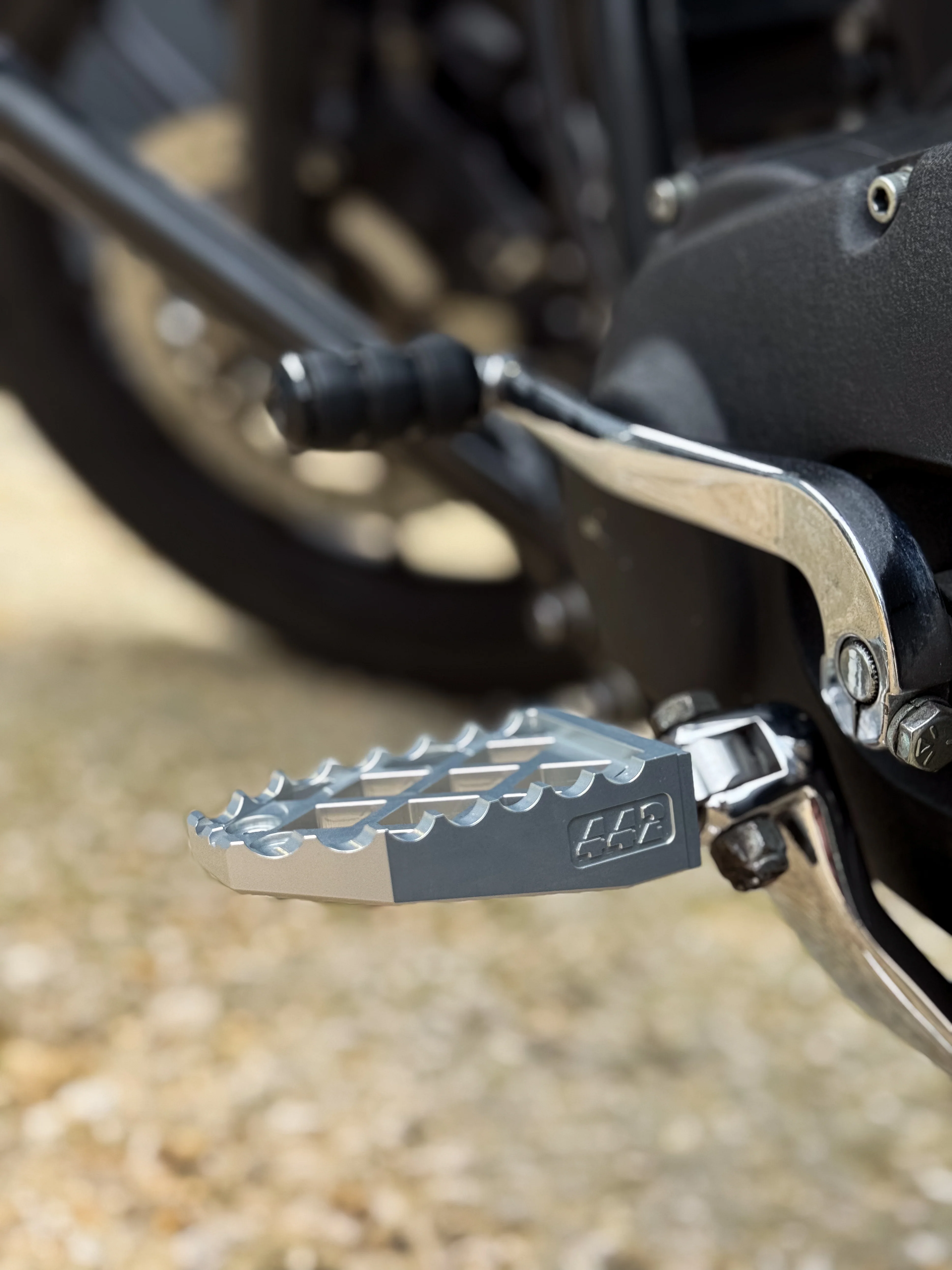 442 PARTS - Repose-pieds ALU avec sliders - Toutes Harley-Davidson - Image 4
