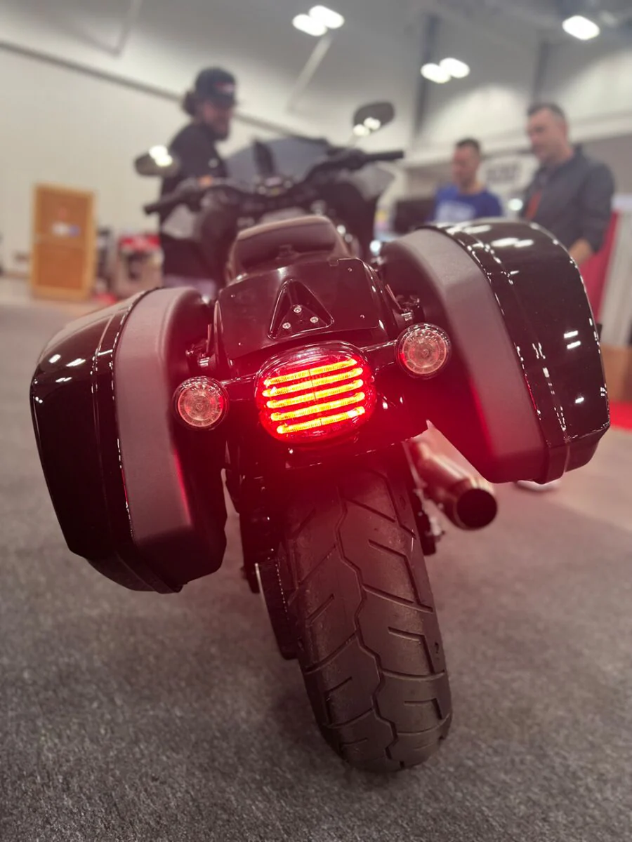 CUSTOM DYNAMICS Kit de feu arrière à LED low-profile ProBEAM - fumé - Image 2