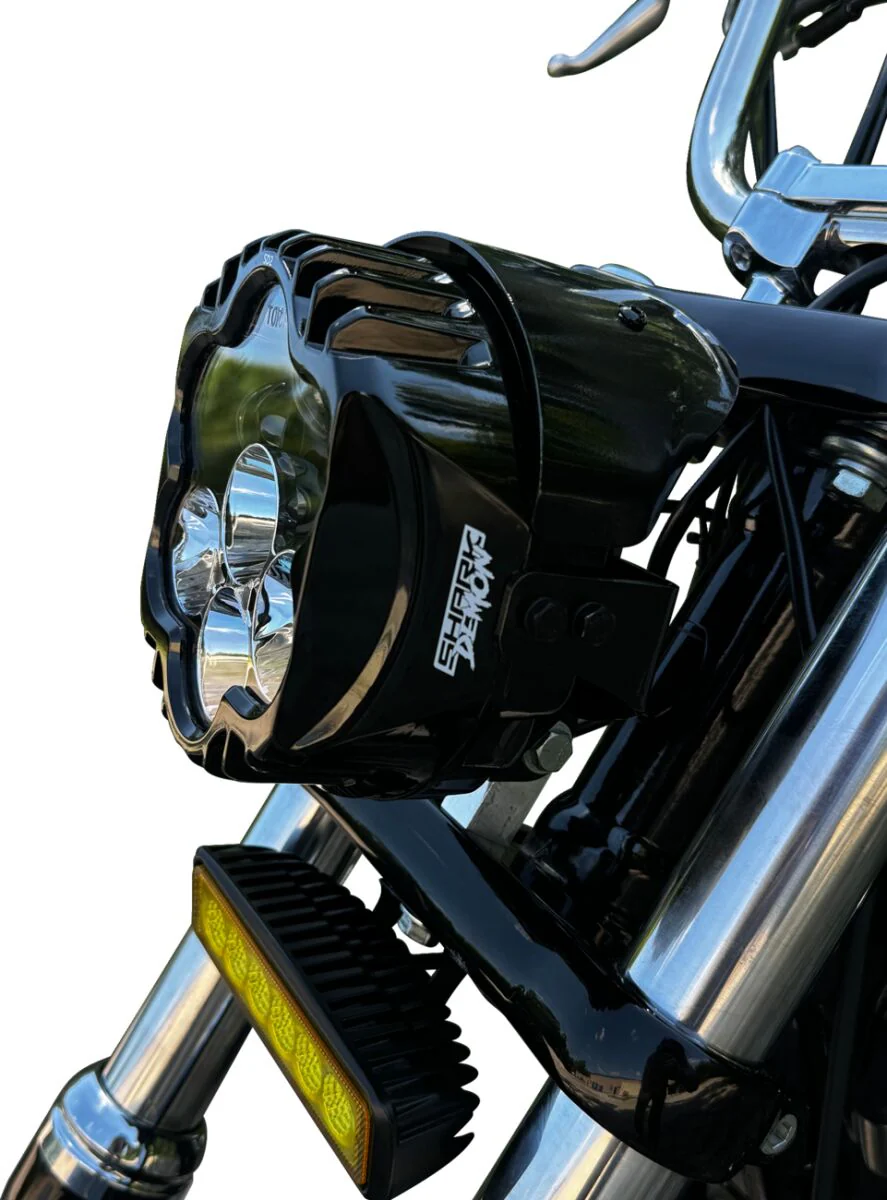 CUSTOM DYNAMICS Phare à LED - Dyna / Sporster / Softail - Avec support de phare 3/4 - Image 4