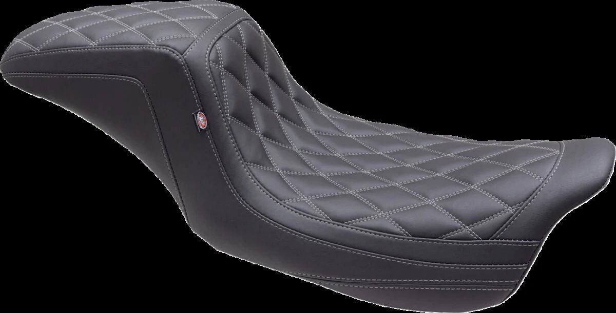 MUSTANG Selle Squareback à coutures doubles en losanges