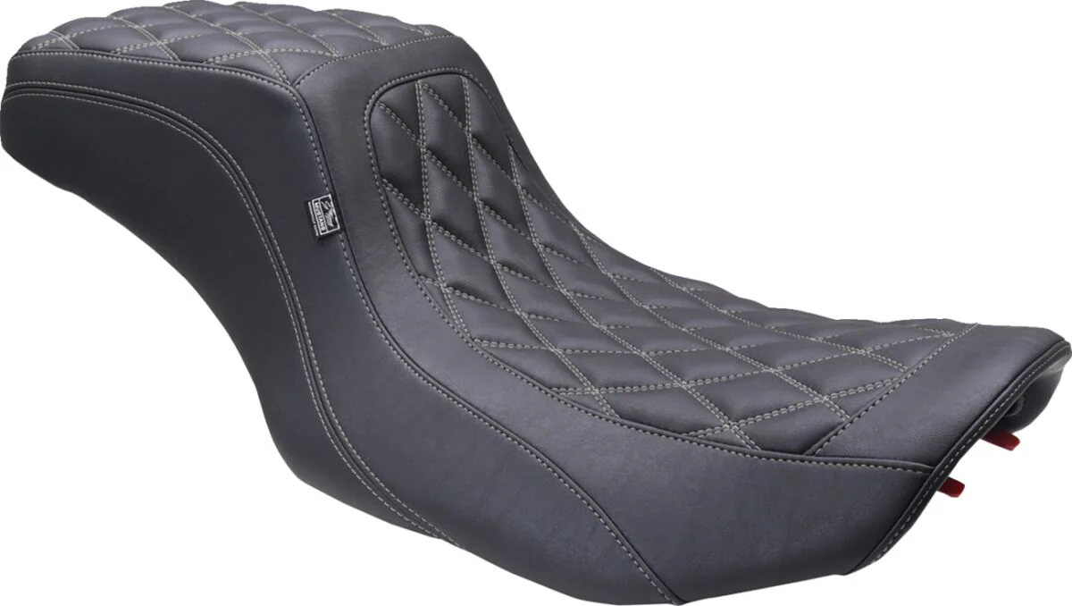MUSTANG Selle Squareback Ă coutures doubles en losanges