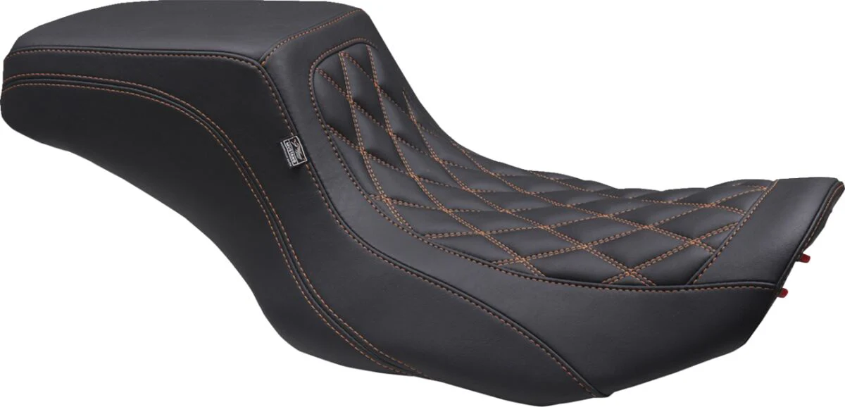 MUSTANG Selle Squareback Ă coutures doubles en losanges
