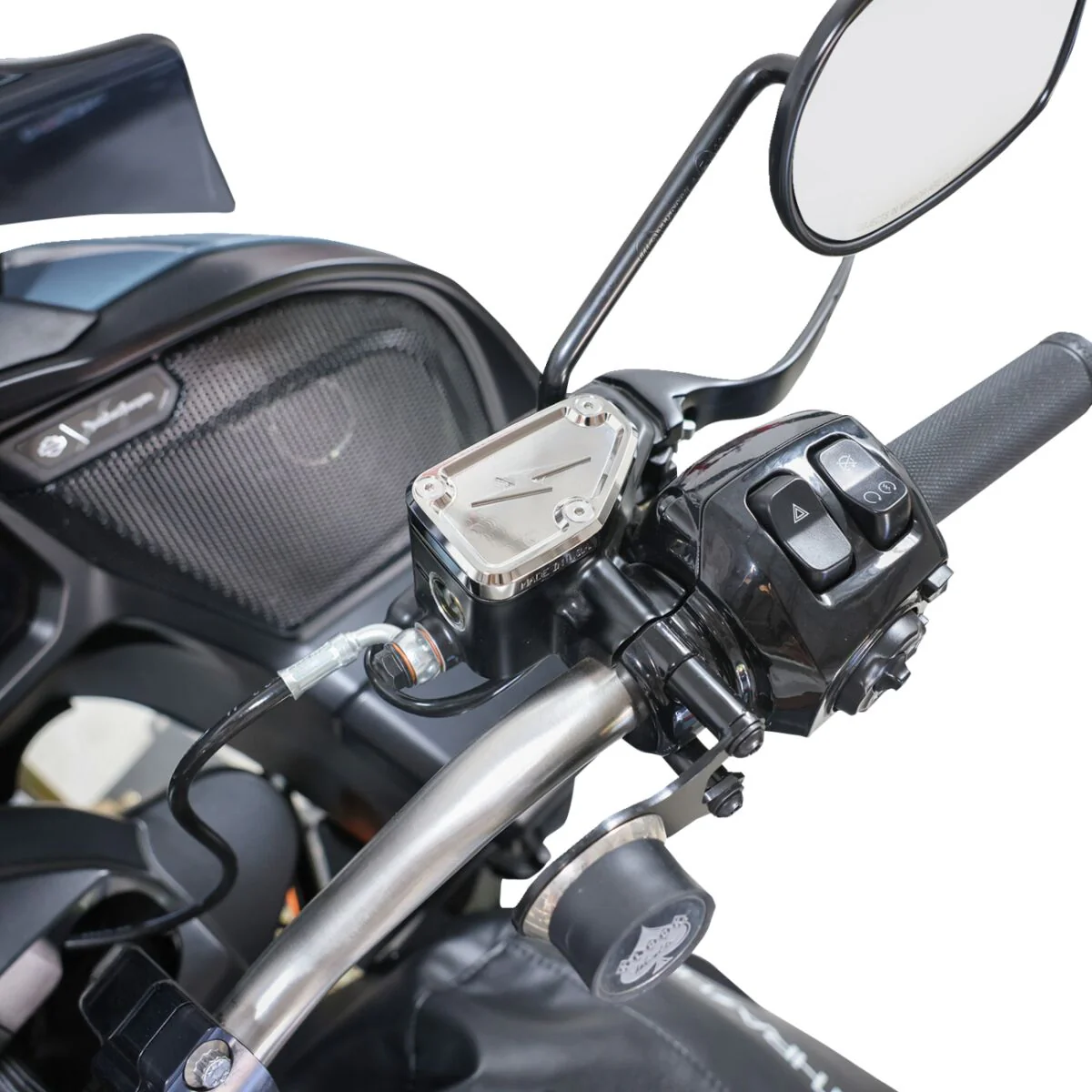THRASHIN SUPPLY Couvercle de maître-cylindre - Touring 2023+ - Noir / Chrome - Image 3